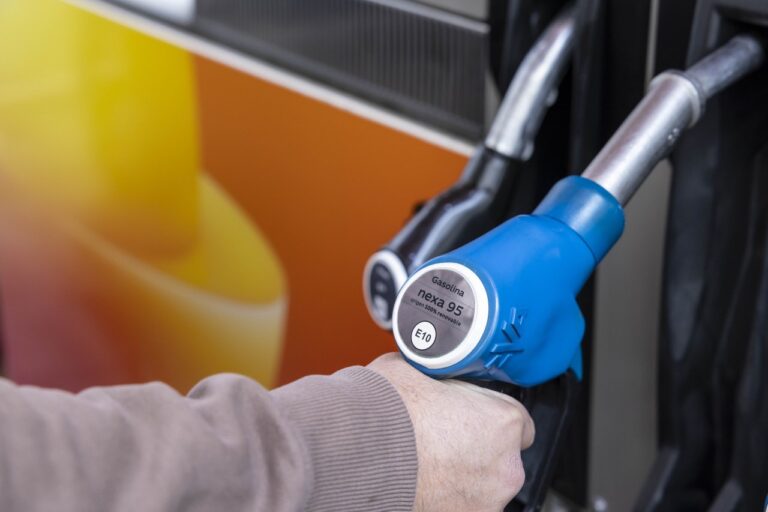 Toyota et BMW testent une essence 100 % renouvelable en conditions réelles